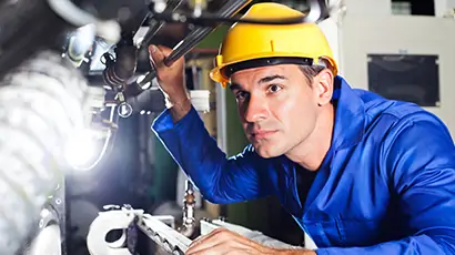 Real-time collaboration, task management and location based time tracking app for non-desk and blue-collar workforce