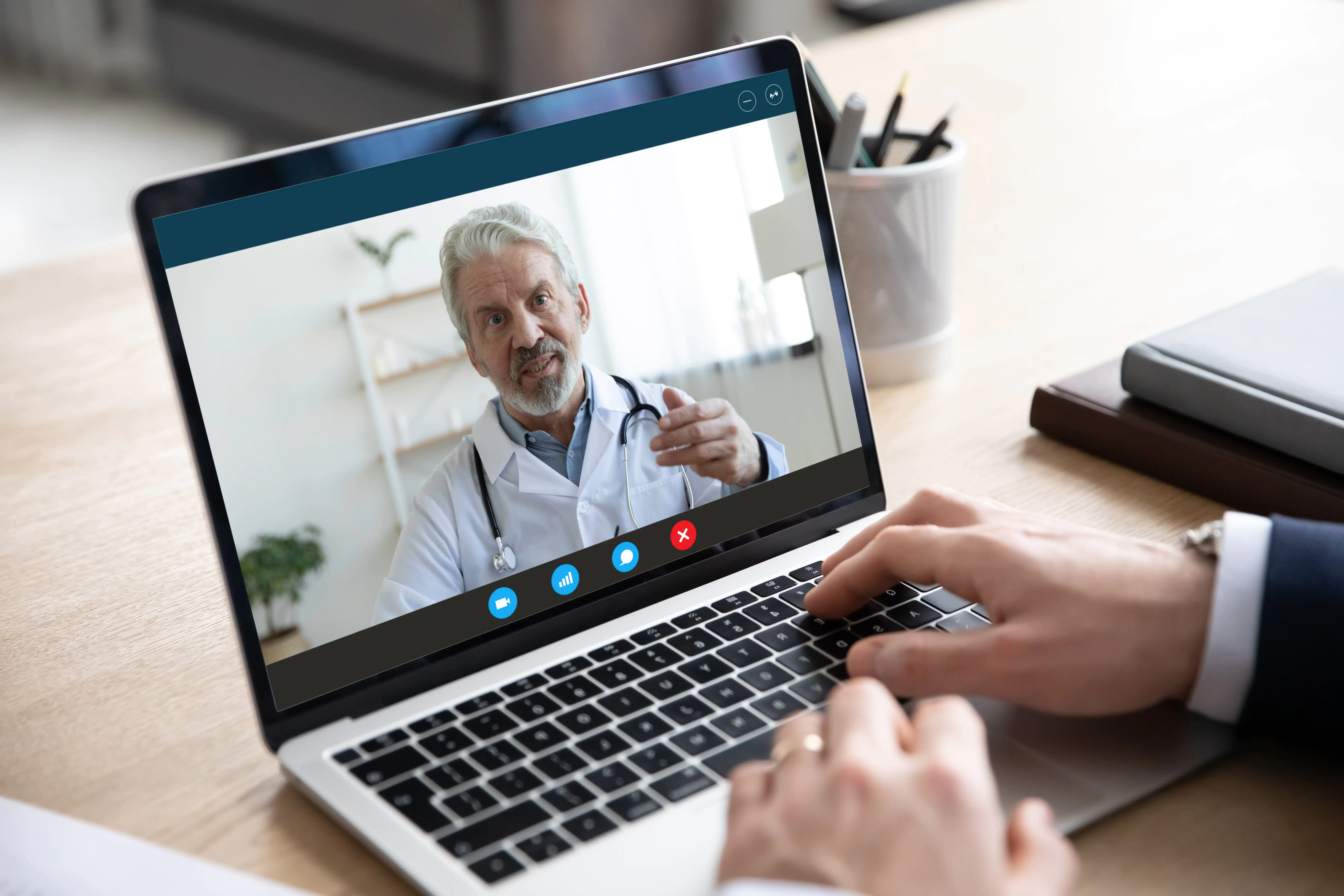 5 Ways Pharmaceutical Sales Reps Can Engage Better with Physicians Virtually